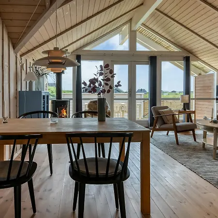 Dejligt Kalmarhus Med Indhegnet Terrasse Sj115 *