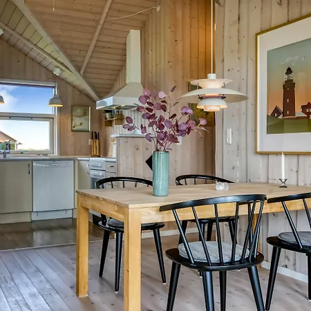 Dejligt Kalmarhus Med Indhegnet Terrasse Sj115 度假居