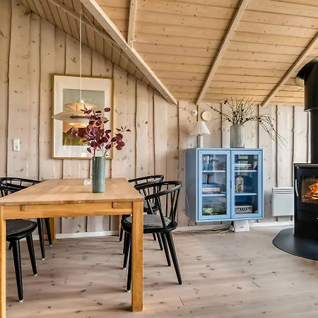 Dejligt Kalmarhus Med Indhegnet Terrasse Sj115 * למביג