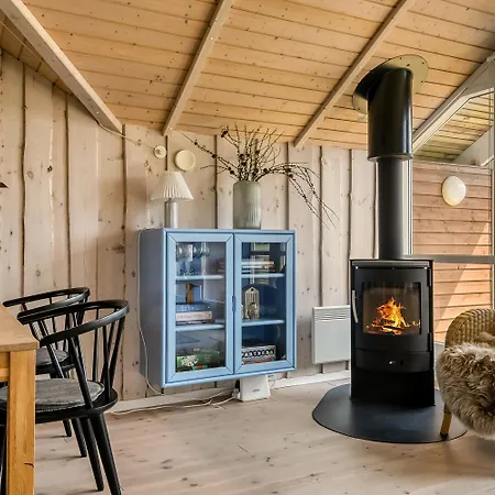 Dejligt Kalmarhus Med Indhegnet Terrasse Sj115 *