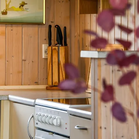 Dejligt Kalmarhus Med Indhegnet Terrasse Sj115