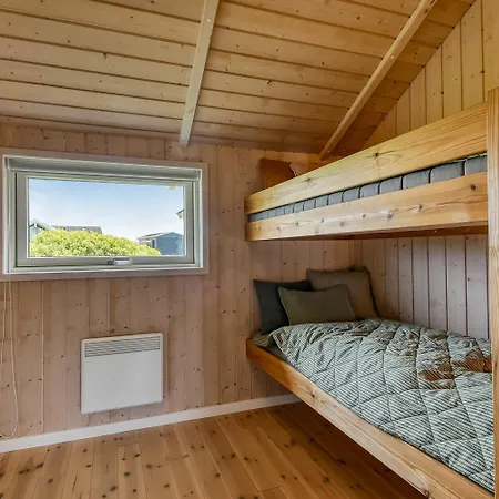 Dejligt Kalmarhus Med Indhegnet Terrasse Sj115